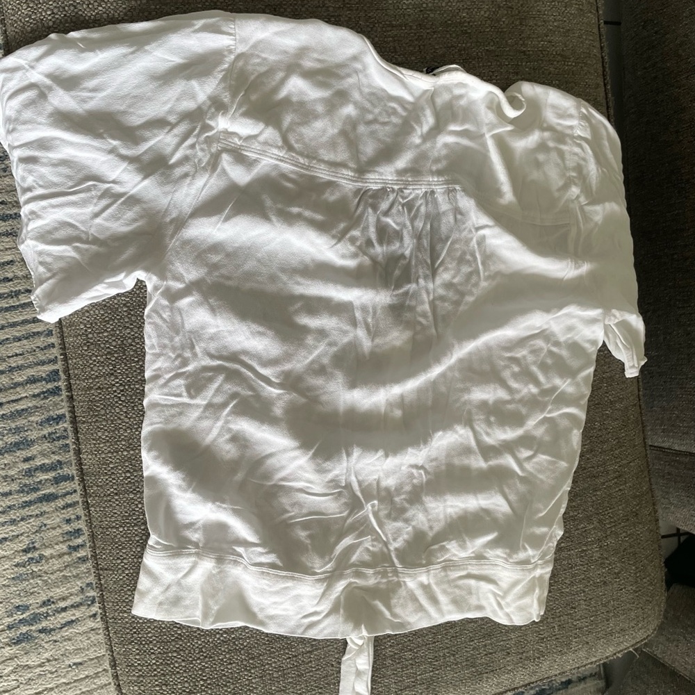 Women's Abercrombie & Fitch White Tie-Front Blouse - Picture 2 of 3